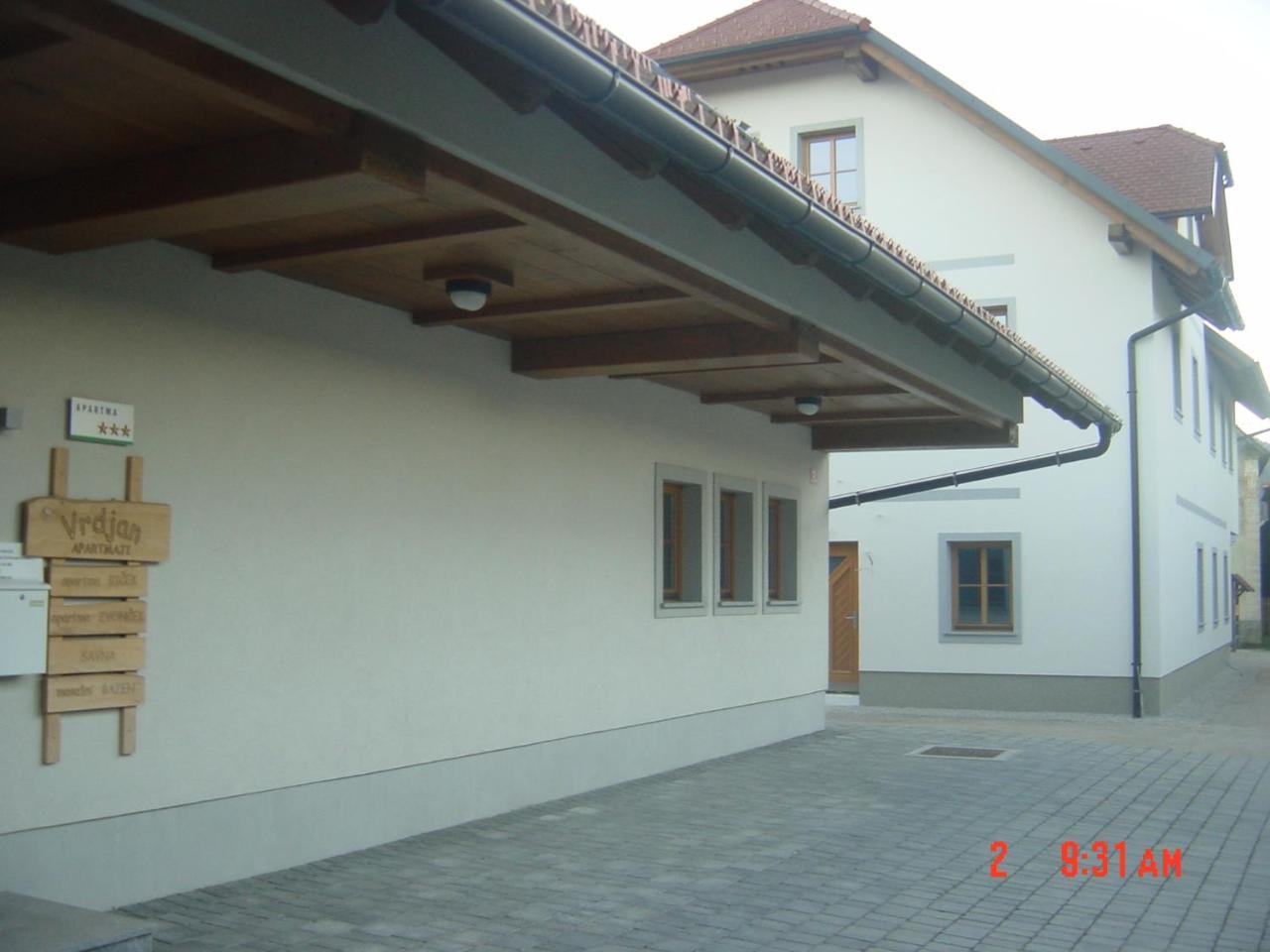 Apartments Vrdjan Cerknica Exterior photo